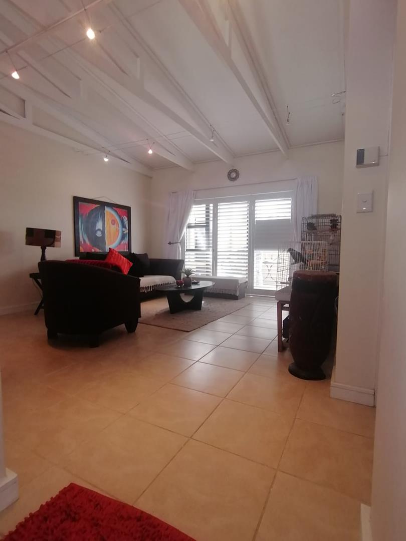 2 Bedroom Property for Sale in Muizenberg Western Cape